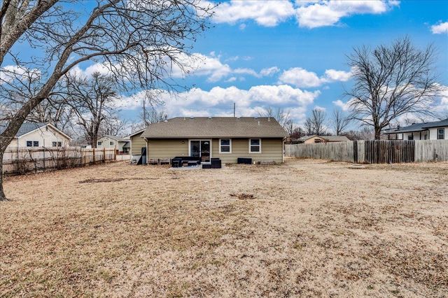 205 W Meadowlark, Derby, KS 67037