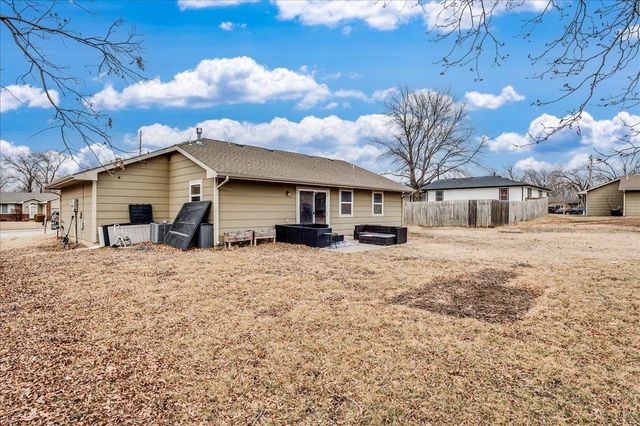 205 W Meadowlark, Derby, KS 67037