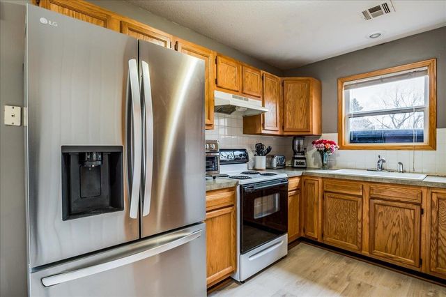 205 W Meadowlark, Derby, KS 67037