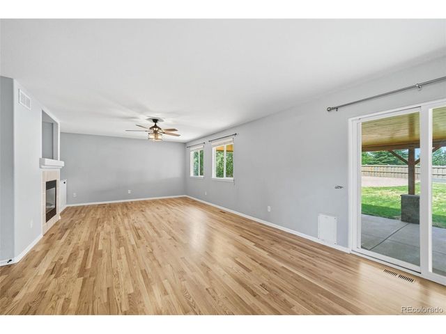 935 Crenshaw St, Castle Rock, CO 80104