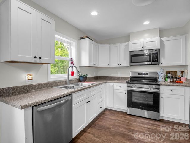 47 Heartleaf Lane, Columbus, NC 28722