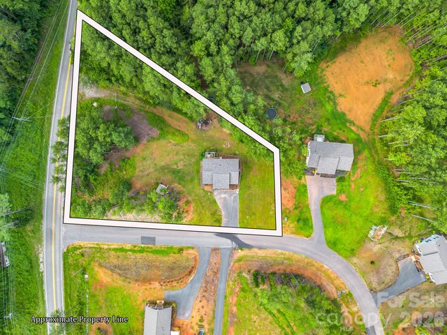 47 Heartleaf Lane, Columbus, NC 28722