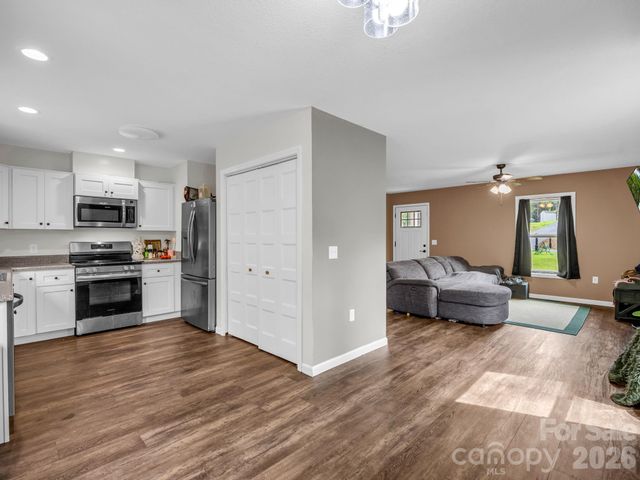 47 Heartleaf Lane, Columbus, NC 28722