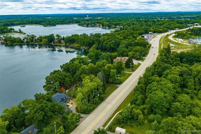 VL 1 Grand River Avenue, Brighton, MI 48116