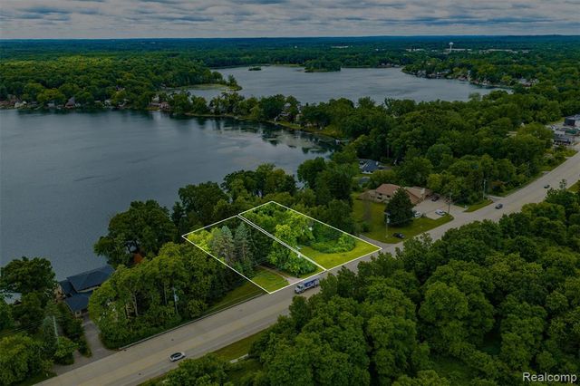 VL 1 Grand River Avenue, Brighton, MI 48116