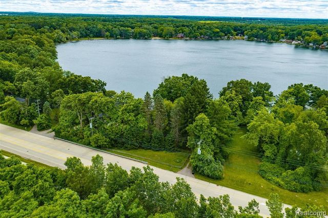 VL 1 Grand River Avenue, Brighton, MI 48116