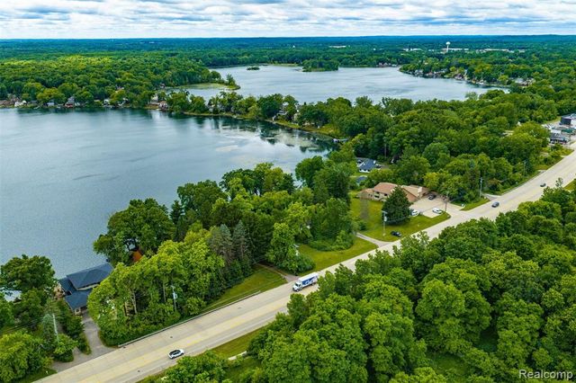 VL 1 Grand River Avenue, Brighton, MI 48116