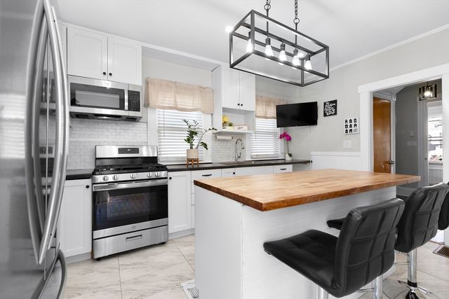 5 Jenny Lind St, New Bedford, MA 02740