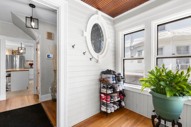 5 Jenny Lind St, New Bedford, MA 02740