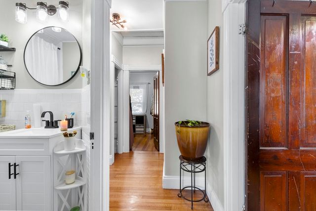 5 Jenny Lind St, New Bedford, MA 02740