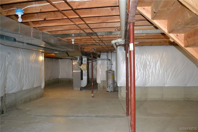 11 Taylor Court, West Seneca, NY 14224