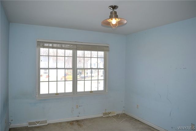 11 Taylor Court, West Seneca, NY 14224