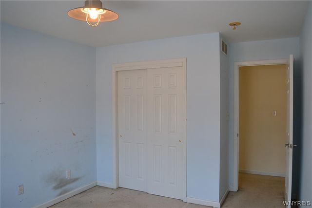 11 Taylor Court, West Seneca, NY 14224