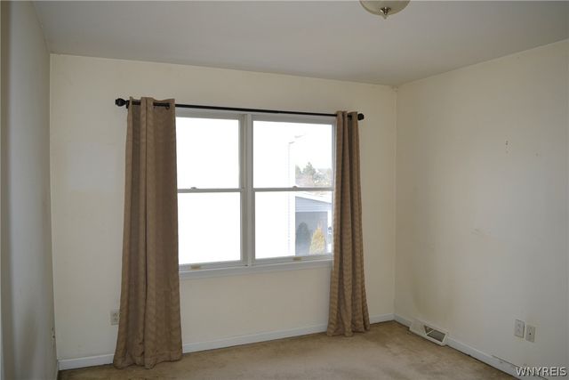 11 Taylor Court, West Seneca, NY 14224