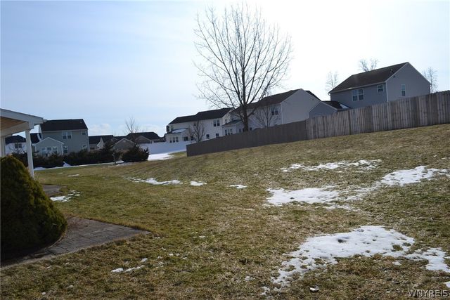 11 Taylor Court, West Seneca, NY 14224