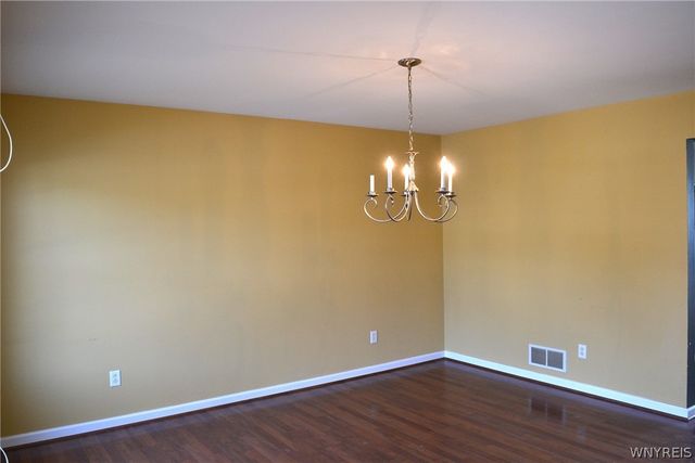 11 Taylor Court, West Seneca, NY 14224