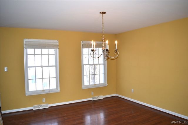 11 Taylor Court, West Seneca, NY 14224