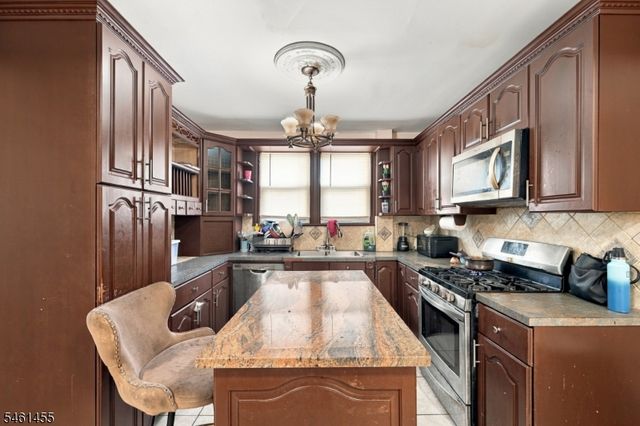 1521 Leslie St, Hillside Twp., NJ 07205