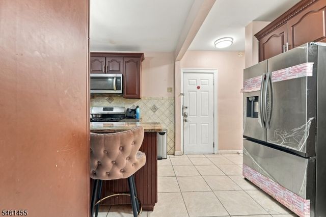 1521 Leslie St, Hillside Twp., NJ 07205