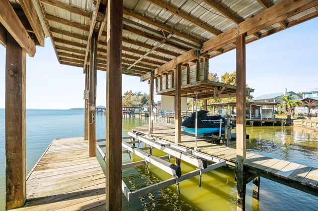 224 Oak Crest Drive, Livingston, TX 77351