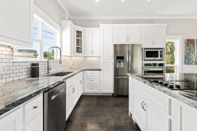 224 Oak Crest Drive, Livingston, TX 77351