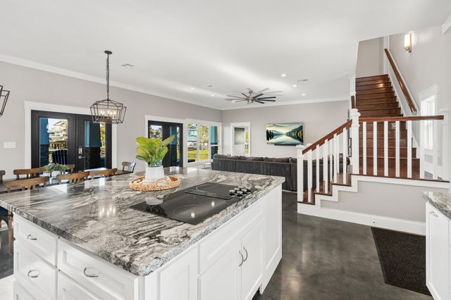 224 Oak Crest Drive, Livingston, TX 77351