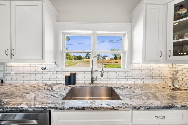 224 Oak Crest Drive, Livingston, TX 77351