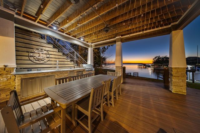 224 Oak Crest Drive, Livingston, TX 77351