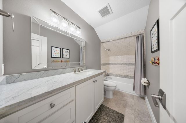 224 Oak Crest Drive, Livingston, TX 77351