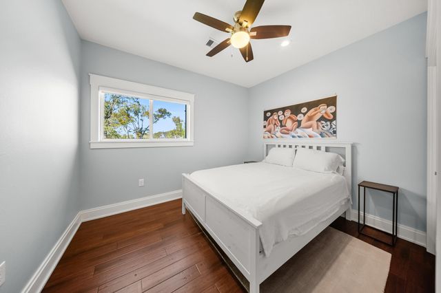 224 Oak Crest Drive, Livingston, TX 77351