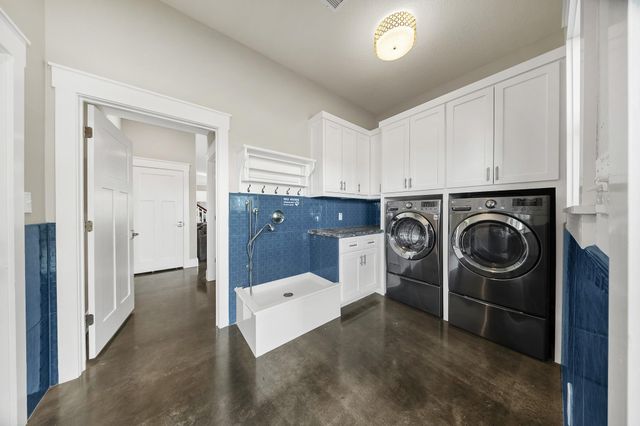 224 Oak Crest Drive, Livingston, TX 77351