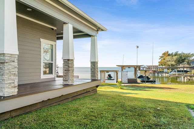 224 Oak Crest Drive, Livingston, TX 77351