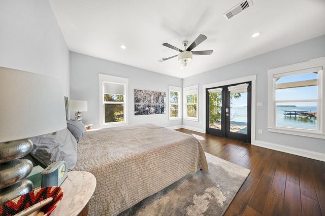 224 Oak Crest Drive, Livingston, TX 77351