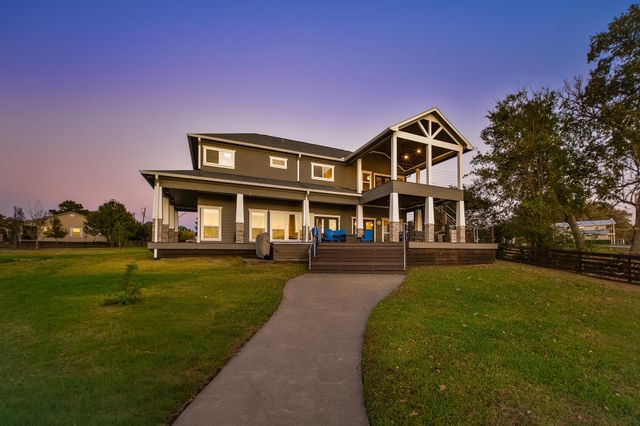 224 Oak Crest Drive, Livingston, TX 77351