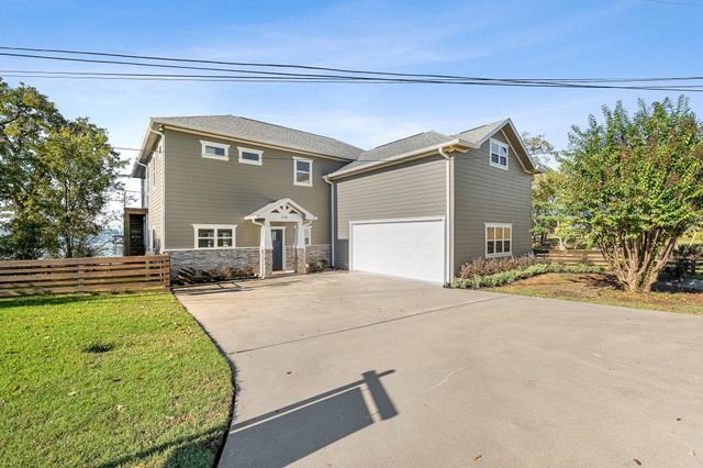 224 Oak Crest Drive, Livingston, TX 77351