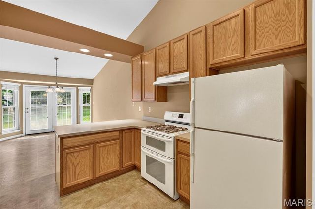 1319 Pine Bluff Drive, St Charles, MO 63304
