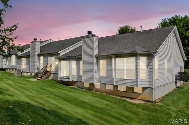 1319 Pine Bluff Drive, St Charles, MO 63304