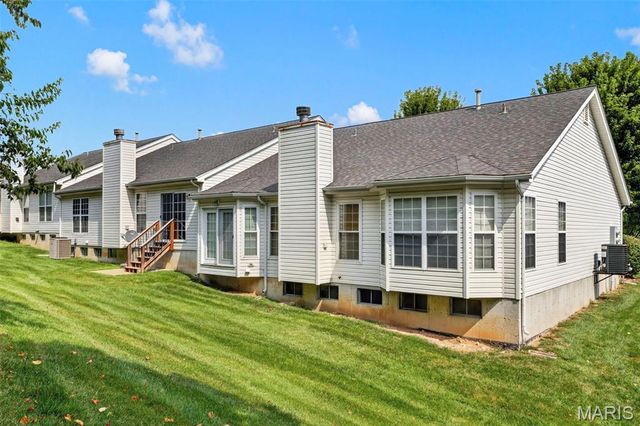 1319 Pine Bluff Drive, St Charles, MO 63304