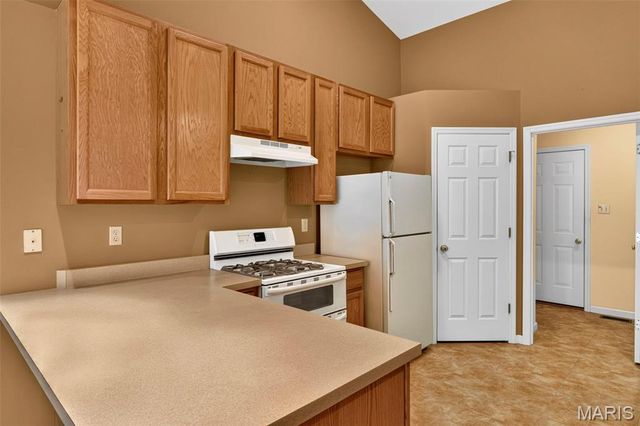 1319 Pine Bluff Drive, St Charles, MO 63304
