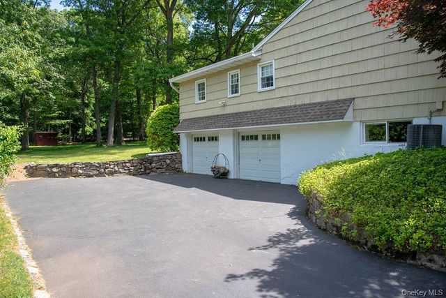 55 Summit Road, Spring Valley, NY 10977