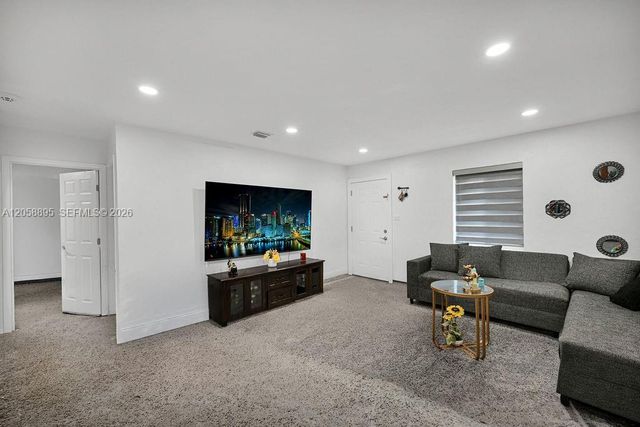 2925 NW 63rd St, Miami, FL 33147