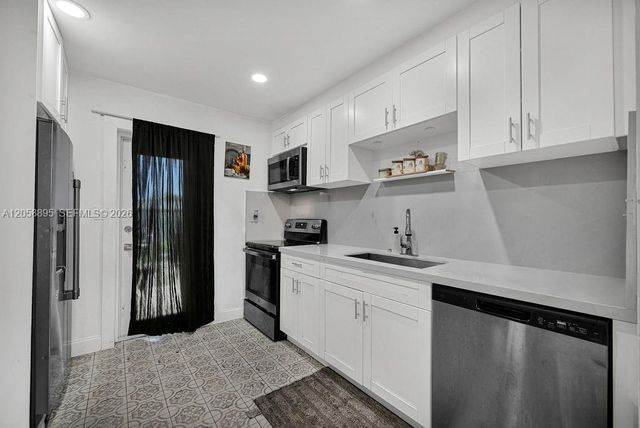 2925 NW 63rd St, Miami, FL 33147