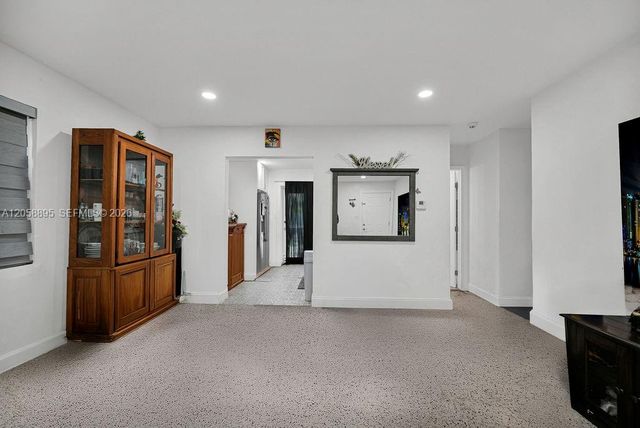2925 NW 63rd St, Miami, FL 33147