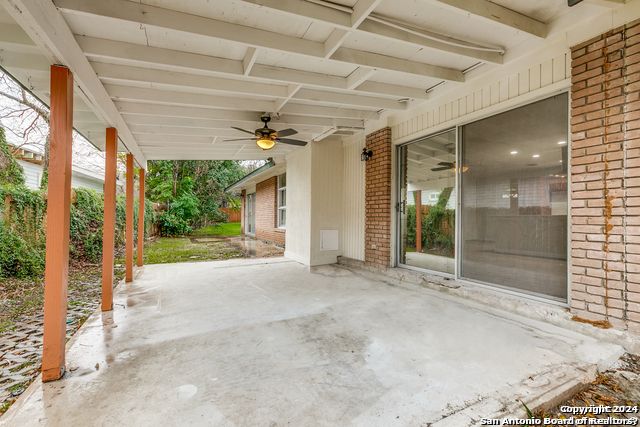 511 E Hathaway Dr, San Antonio, TX 78209