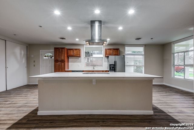 511 E Hathaway Dr, San Antonio, TX 78209