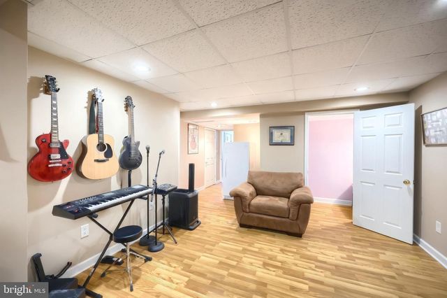 95 COLONIAL DR, Hanover, PA 17331