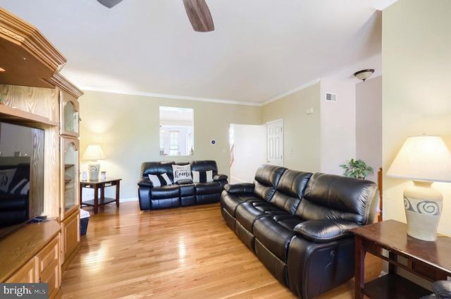 95 COLONIAL DR, Hanover, PA 17331