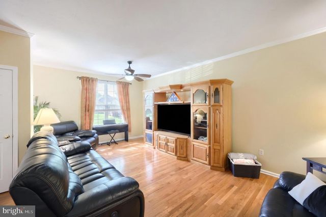 95 COLONIAL DR, Hanover, PA 17331