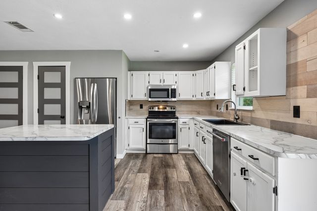 2033 Rose Hill Road, Carrollton, TX 75007