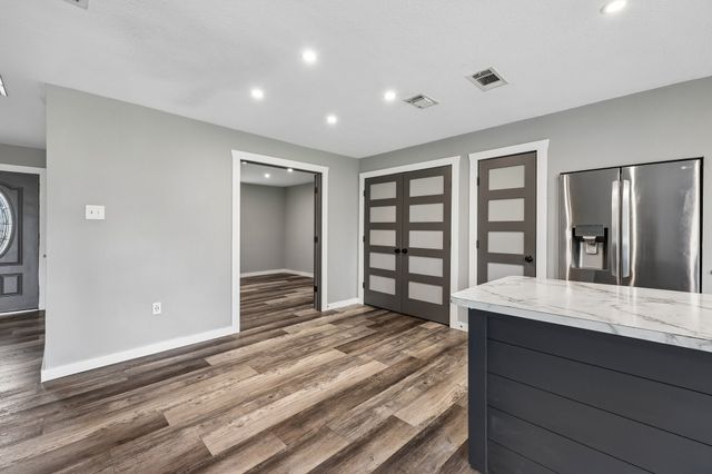 2033 Rose Hill Road, Carrollton, TX 75007